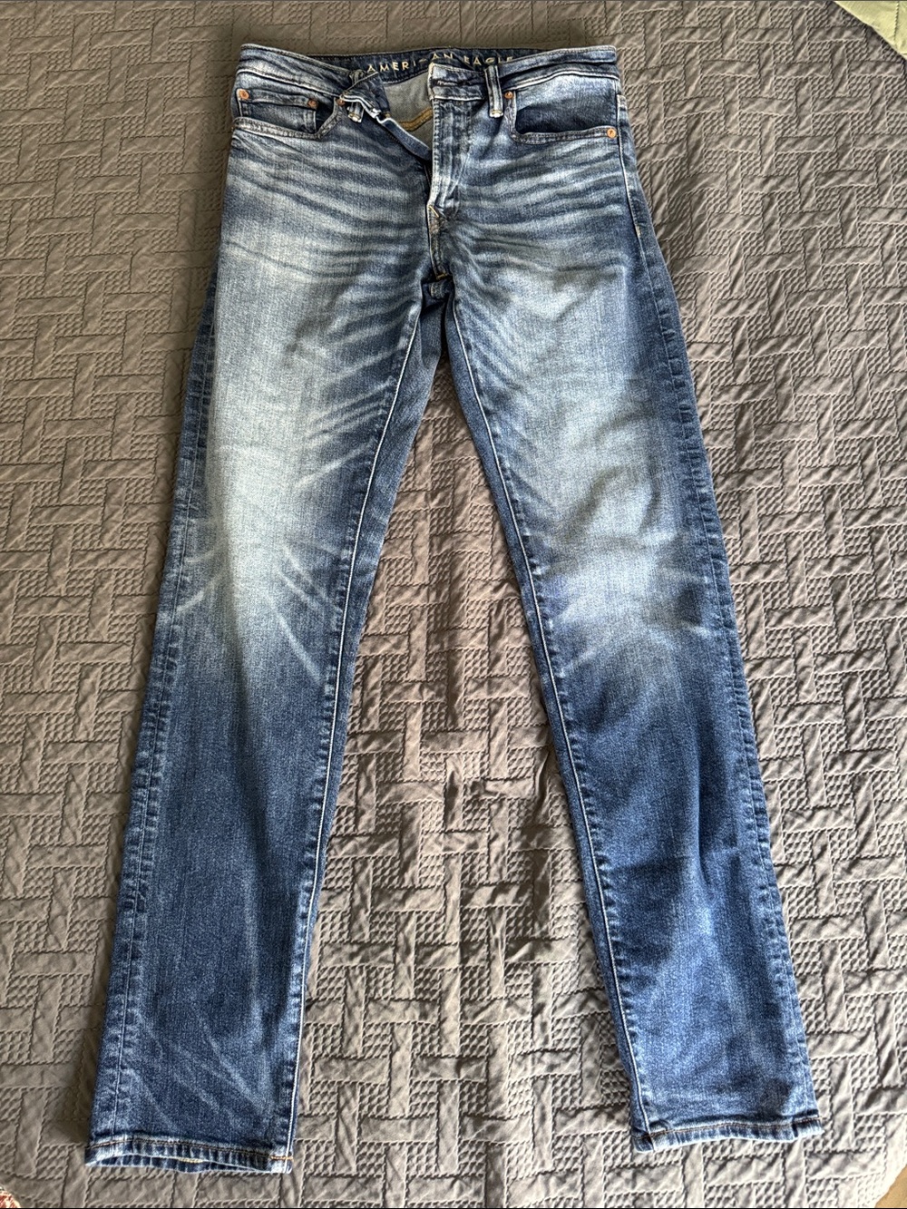 American Eagle Outfitters Women's Light-Medium Washed Blue Straight Leg Jeans